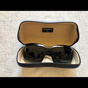 Women’s Chanel sunglasses